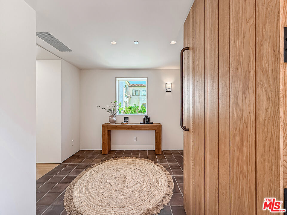 421 19th Street Property Photo 4