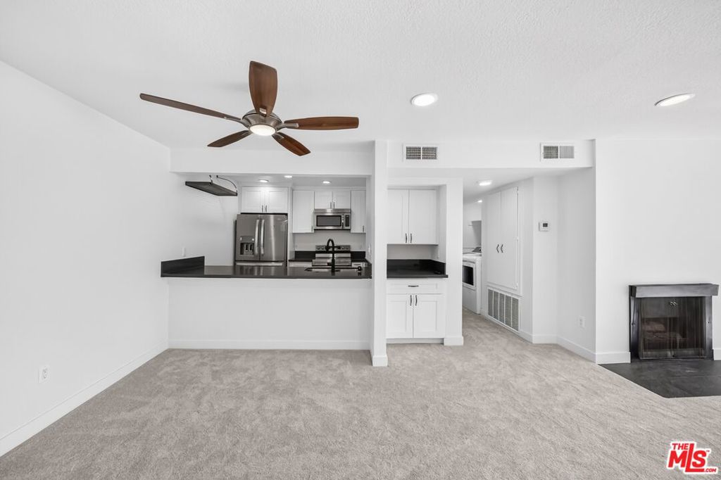 3481 Stancrest Drive 211 Property Photo 4