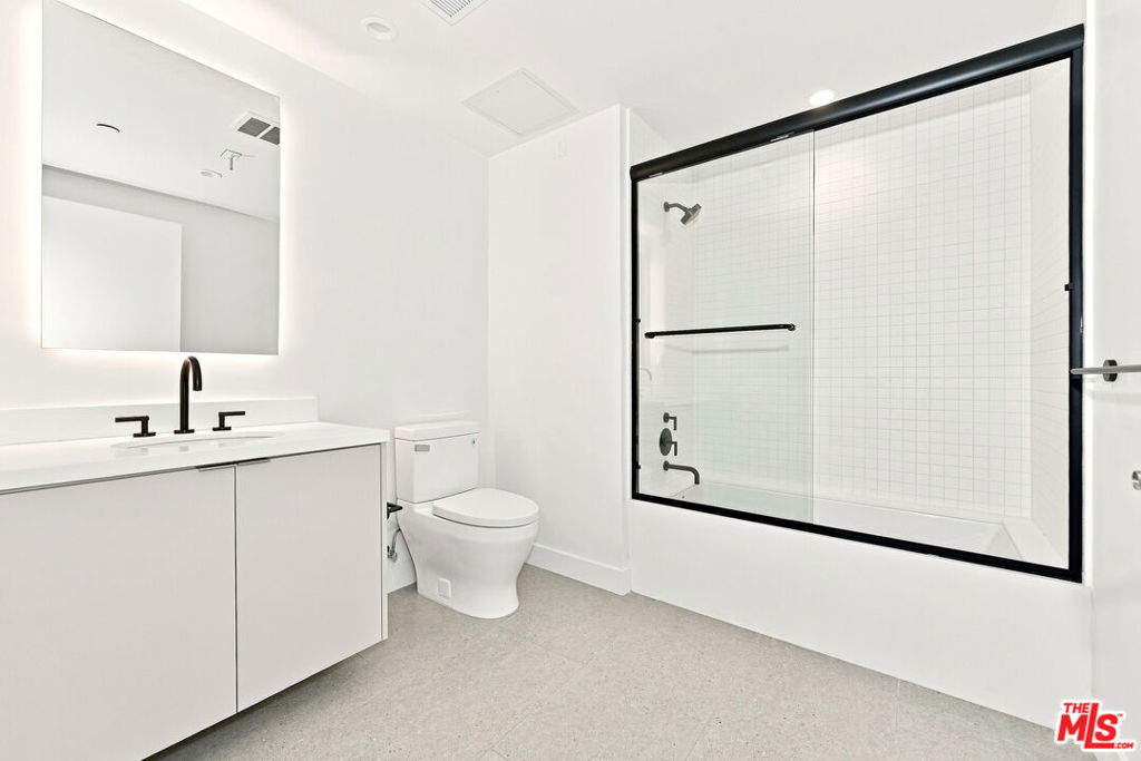 1130 N Orange Drive Ph301 Property Photo 10