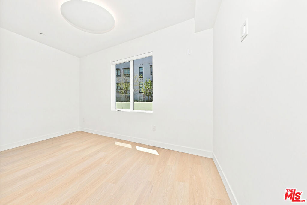 1130 N Orange Drive Ph301 Property Photo 12
