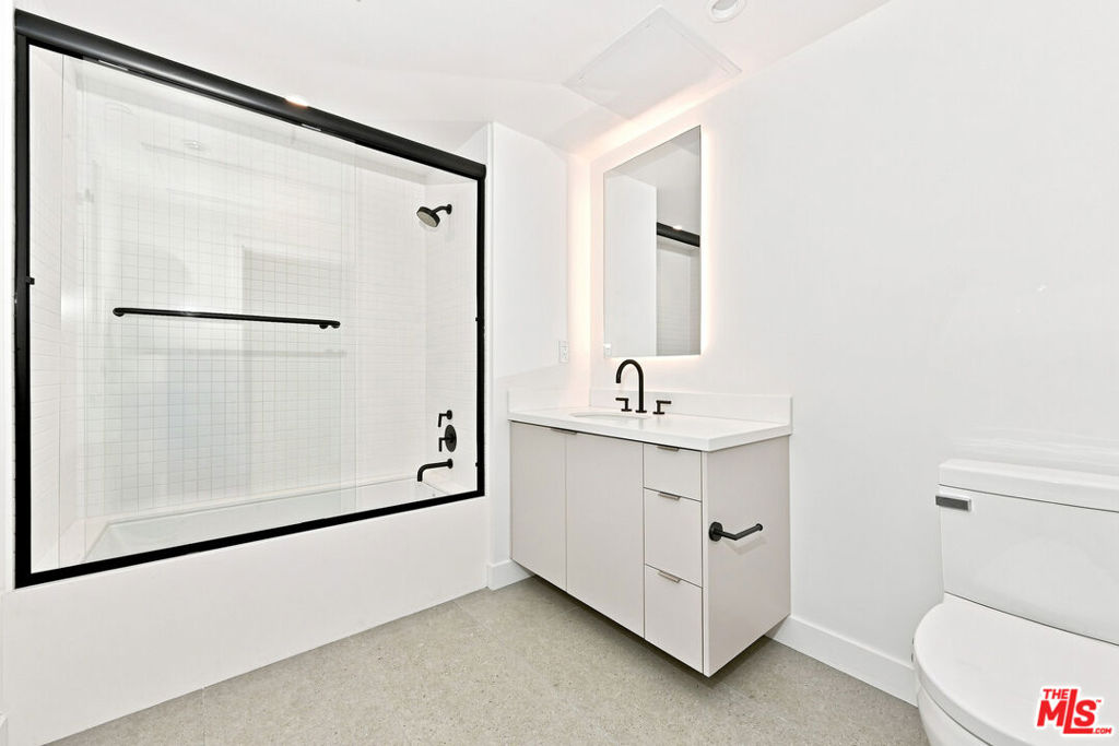 1130 N Orange Drive Ph301 Property Photo 13