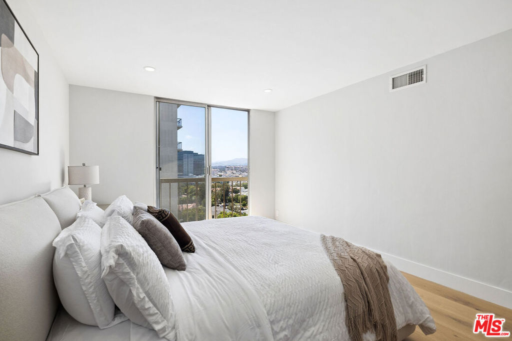 10747 Wilshire Boulevard 1107 Property Photo 8