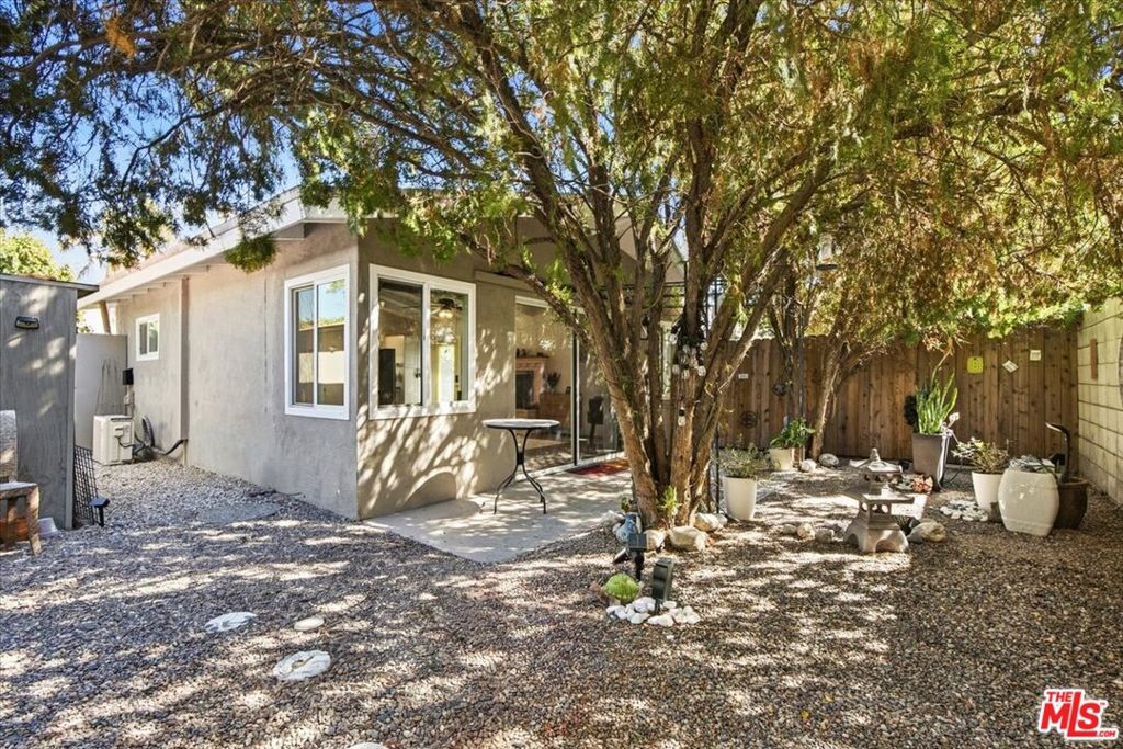 1328 E Camino Primrose Property Photo 28