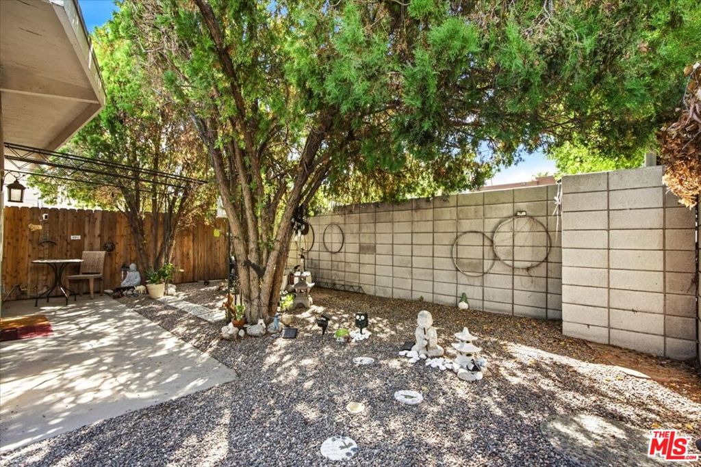 1328 E Camino Primrose Property Photo 29