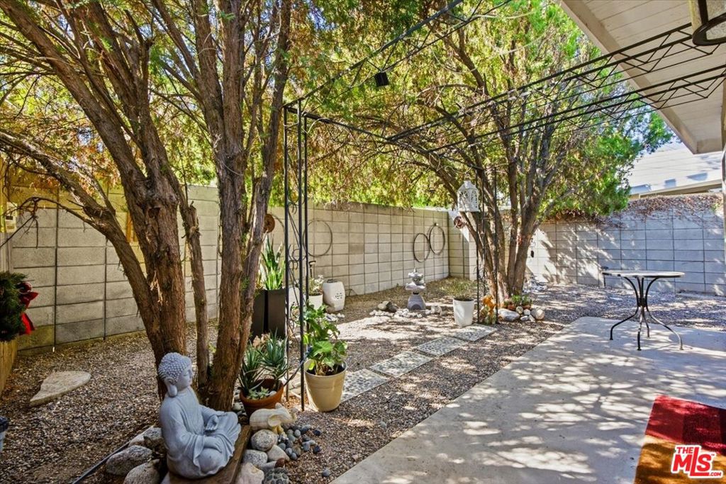 1328 E Camino Primrose Property Photo 34