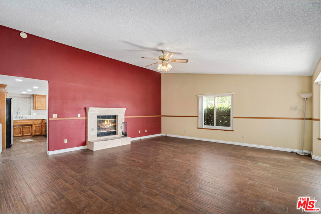 9957 Susan Avenue Property Photo 5