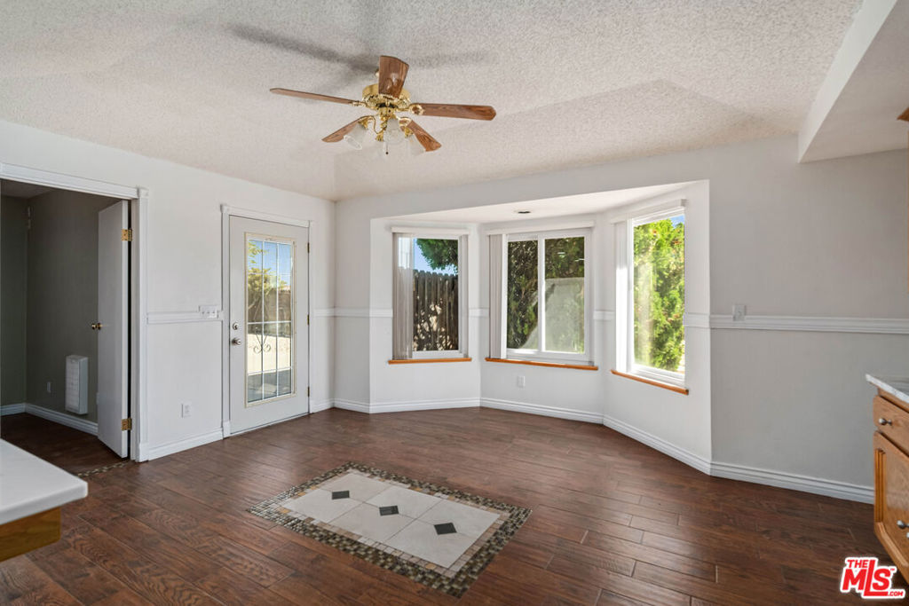 9957 Susan Avenue Property Photo 12