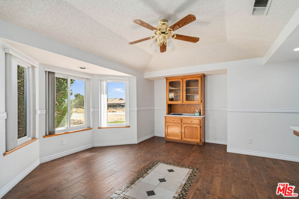 9957 Susan Avenue Property Photo 13
