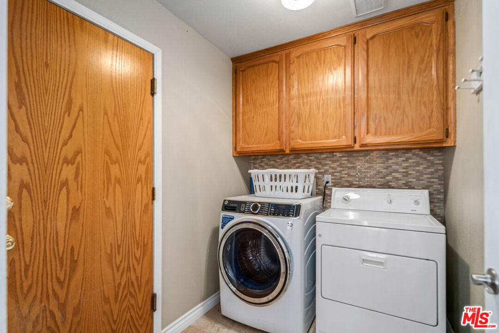 9957 Susan Avenue Property Photo 23