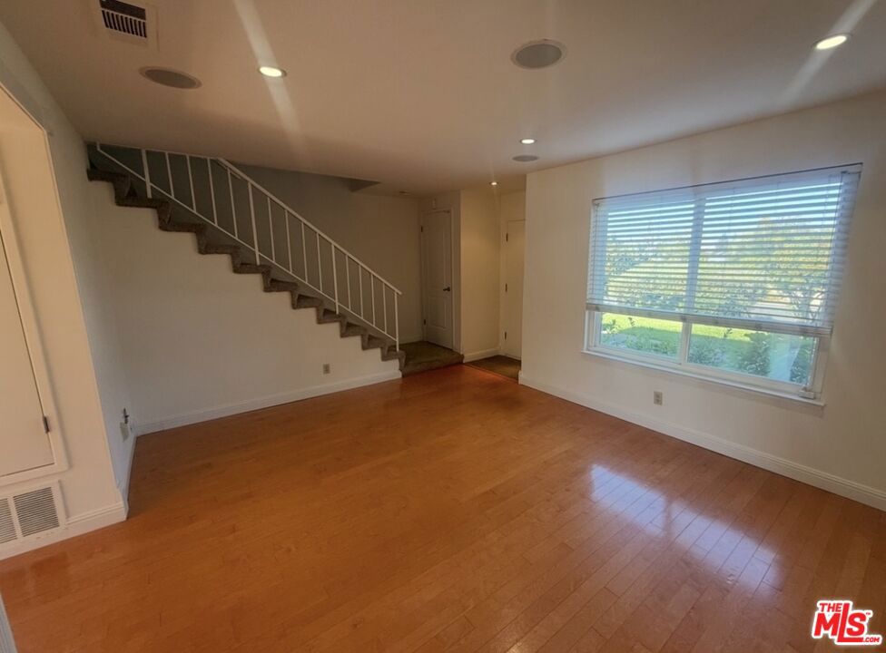 1391 Spring Valley Property Photo 3