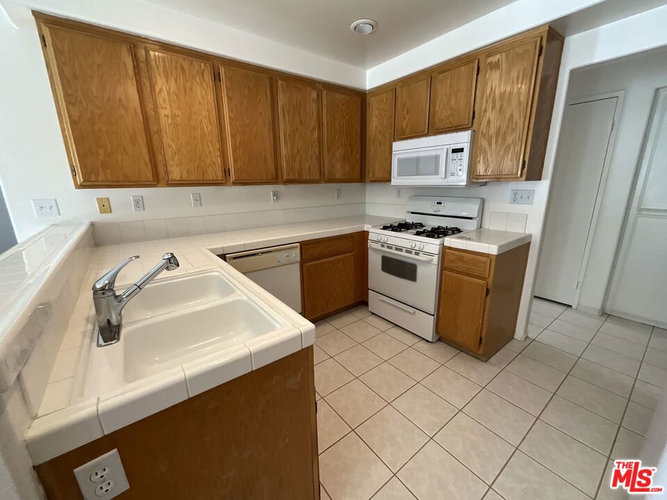 1439 Allin Lane Property Photo 4