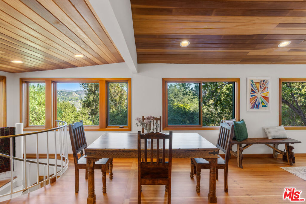 1239 Fernwood Pacific Drive Property Photo 1