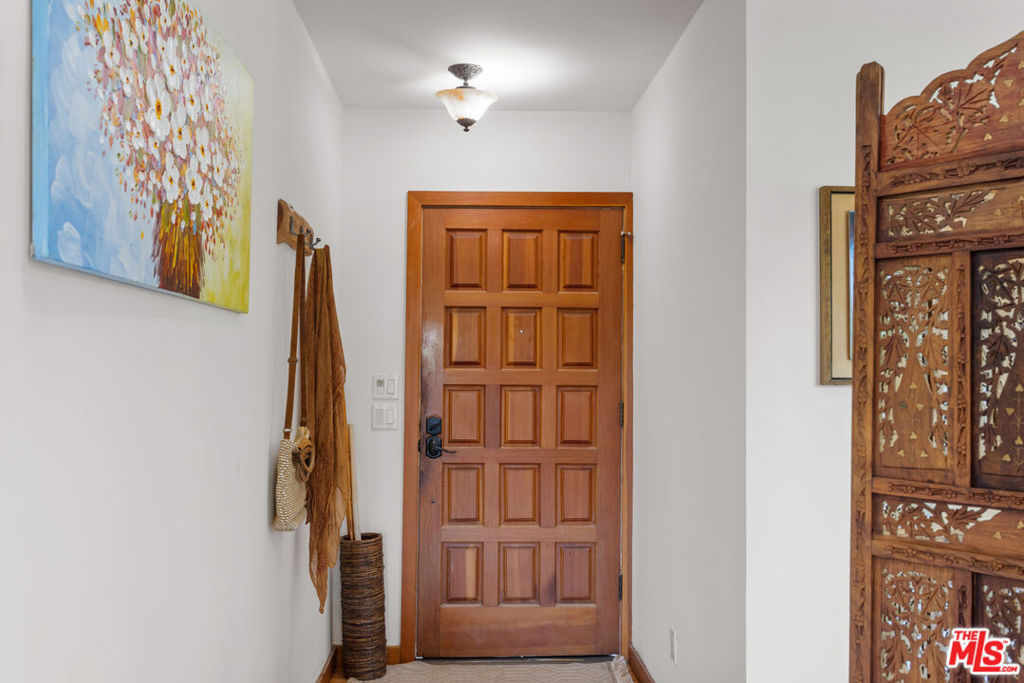 1239 Fernwood Pacific Drive Property Photo 2