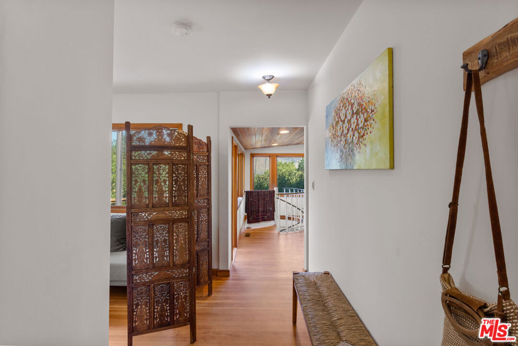 1239 Fernwood Pacific Drive Property Photo 3