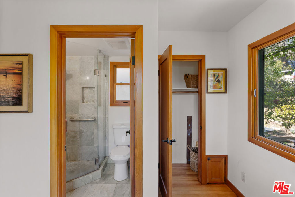 1239 Fernwood Pacific Drive Property Photo 6