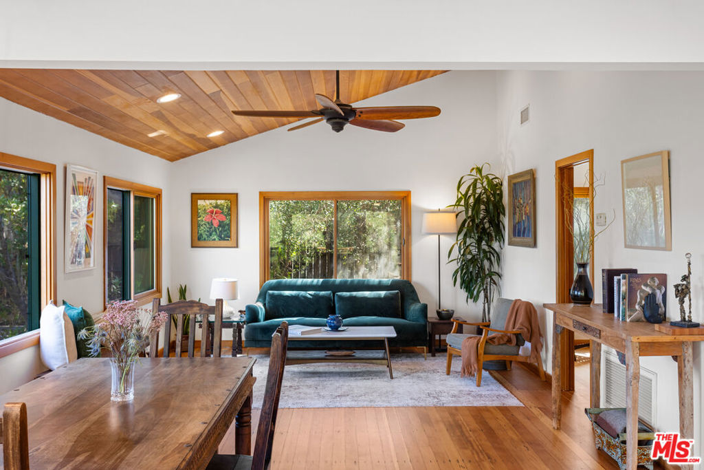 1239 Fernwood Pacific Drive Property Photo 11