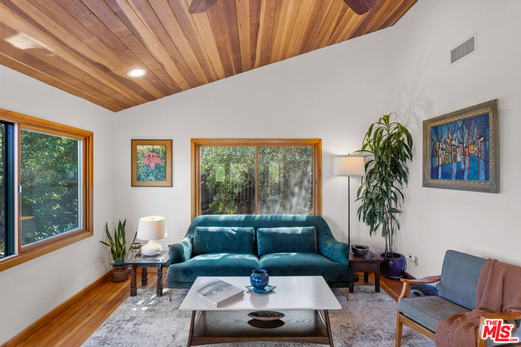 1239 Fernwood Pacific Drive Property Photo 13