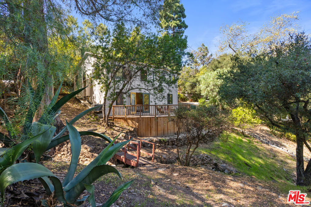 1239 Fernwood Pacific Drive Property Photo 39