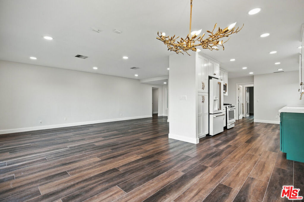 3332 Meadow Oak Drive Property Photo 11