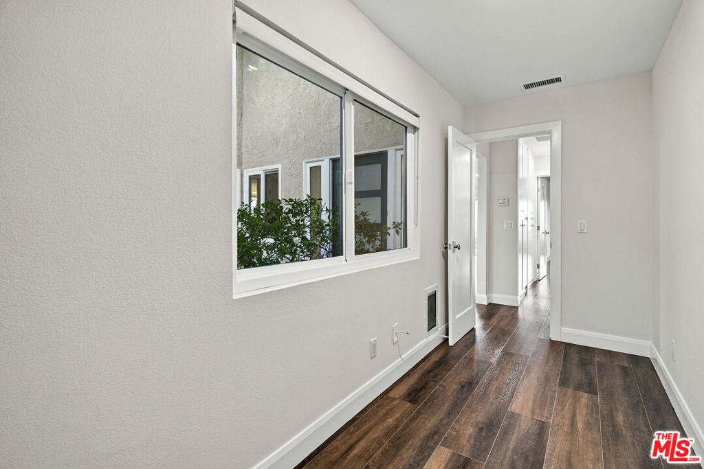 3332 Meadow Oak Drive Property Photo 20