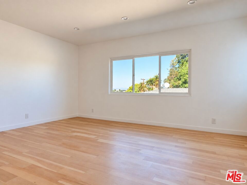1491 Scott Ave 5 Property Photo 2