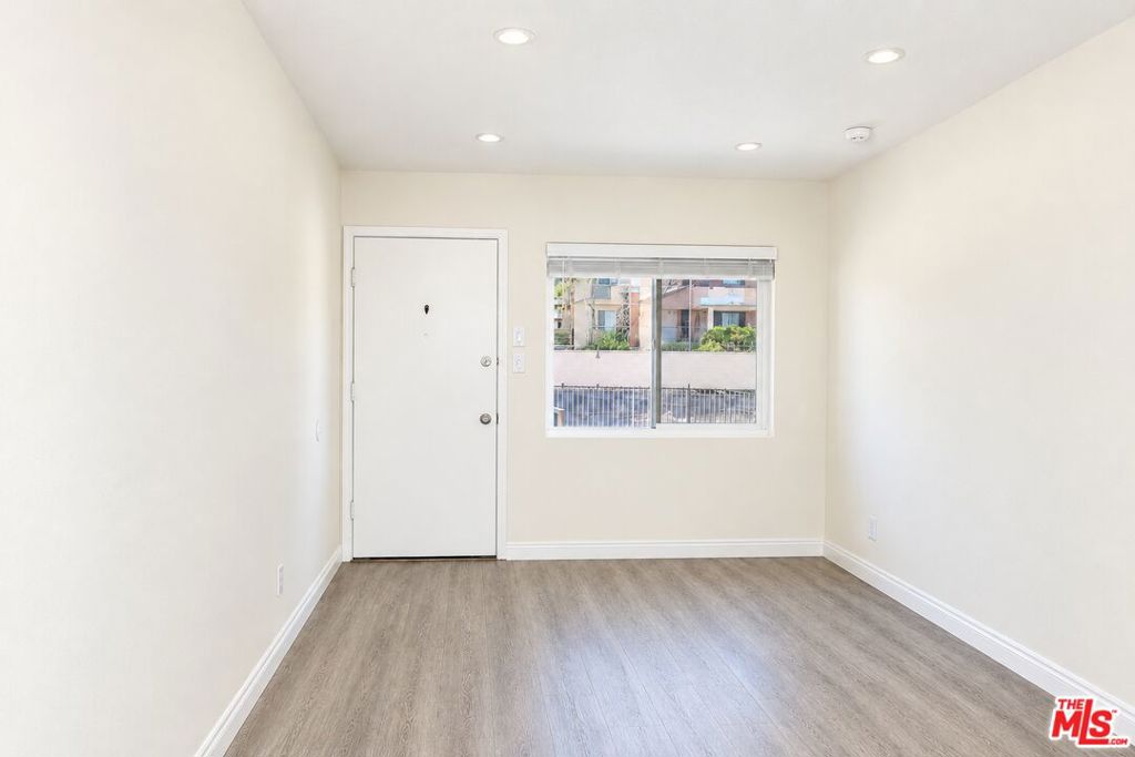 5218 Navarro Street Property Photo 2