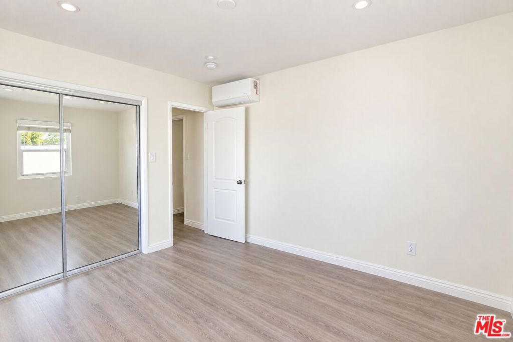 5218 Navarro Street Property Photo 6