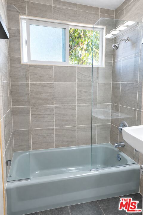 5218 Navarro Street Property Photo 10