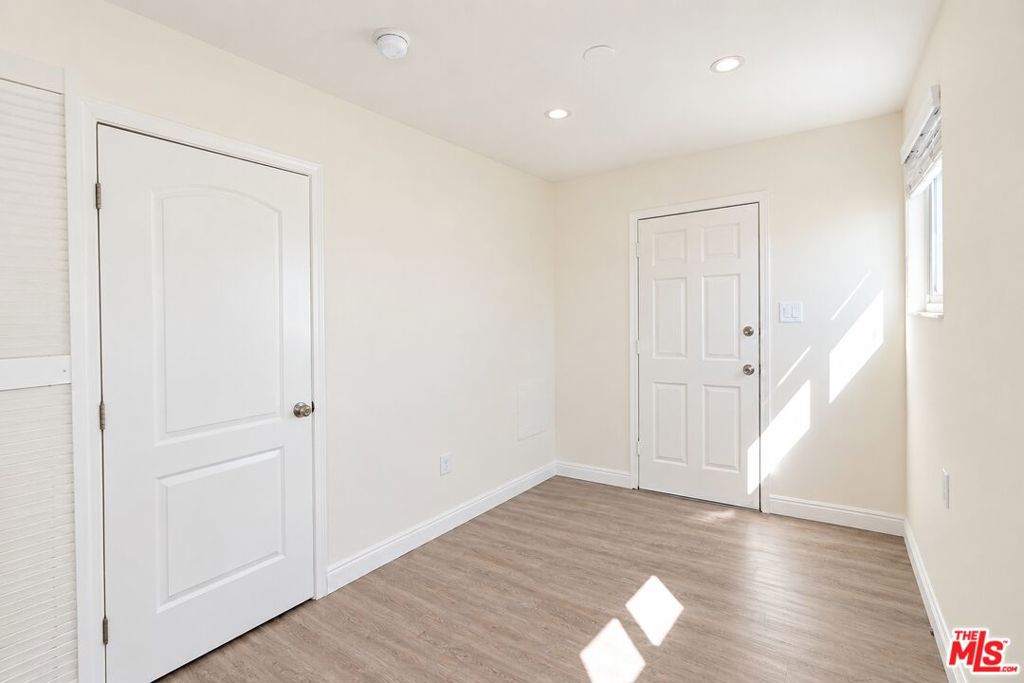 5218 Navarro Street Property Photo 13