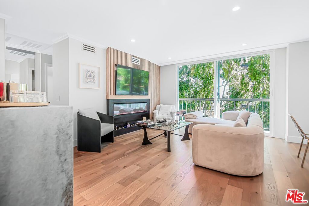 10751 Wilshire Boulevard 801 Property Photo 1
