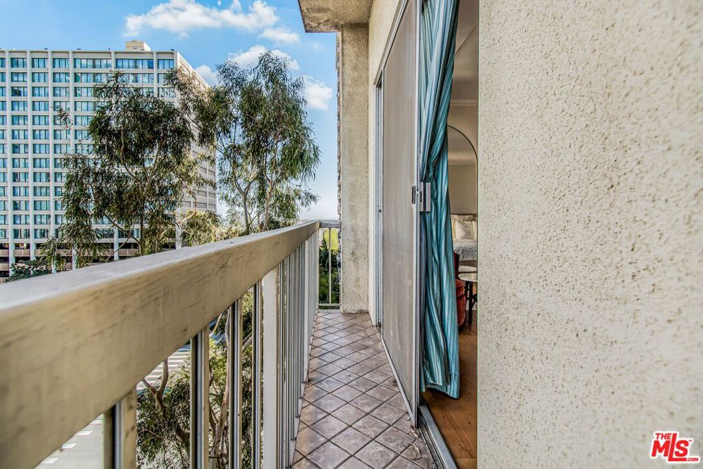 10751 Wilshire Boulevard 801 Property Photo 8