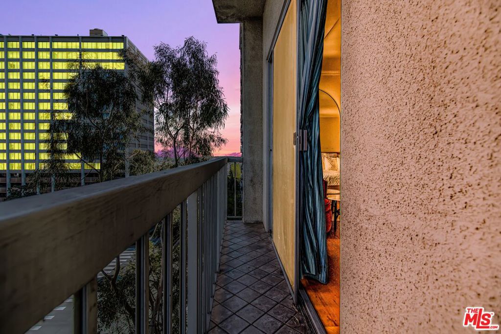 10751 Wilshire Boulevard 801 Property Photo 10