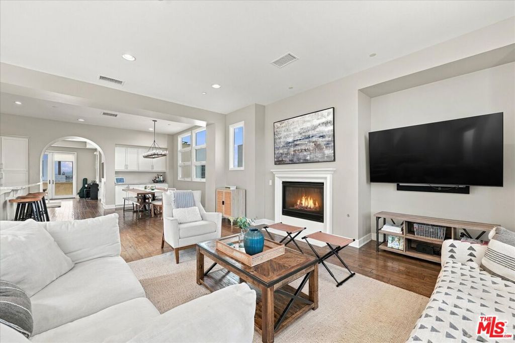 13071 Bluff Creek Drive Property Photo 10