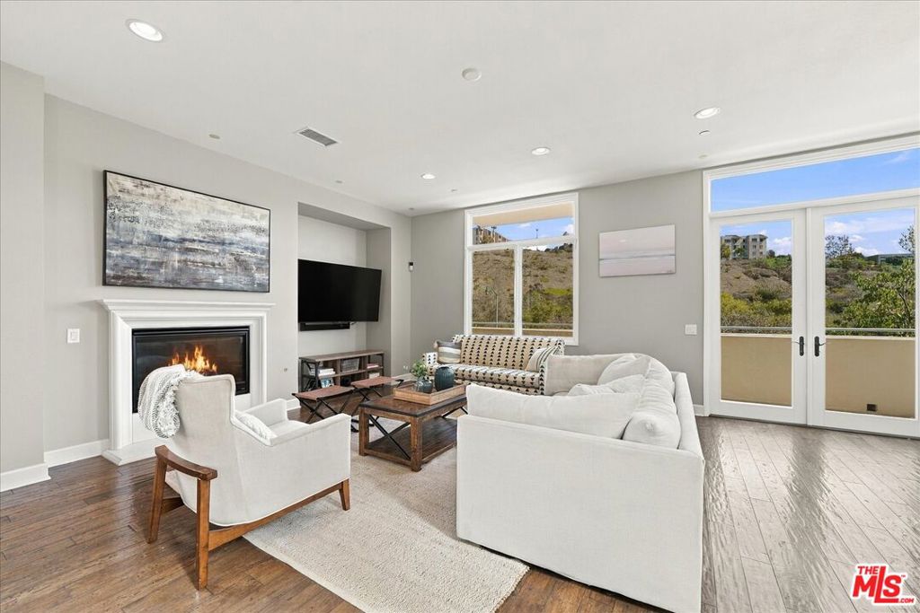 13071 Bluff Creek Drive Property Photo 12