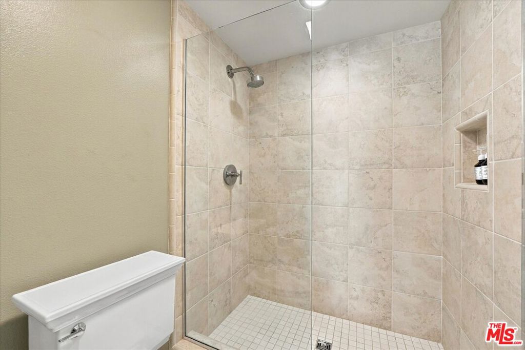 13071 Bluff Creek Drive Property Photo 49