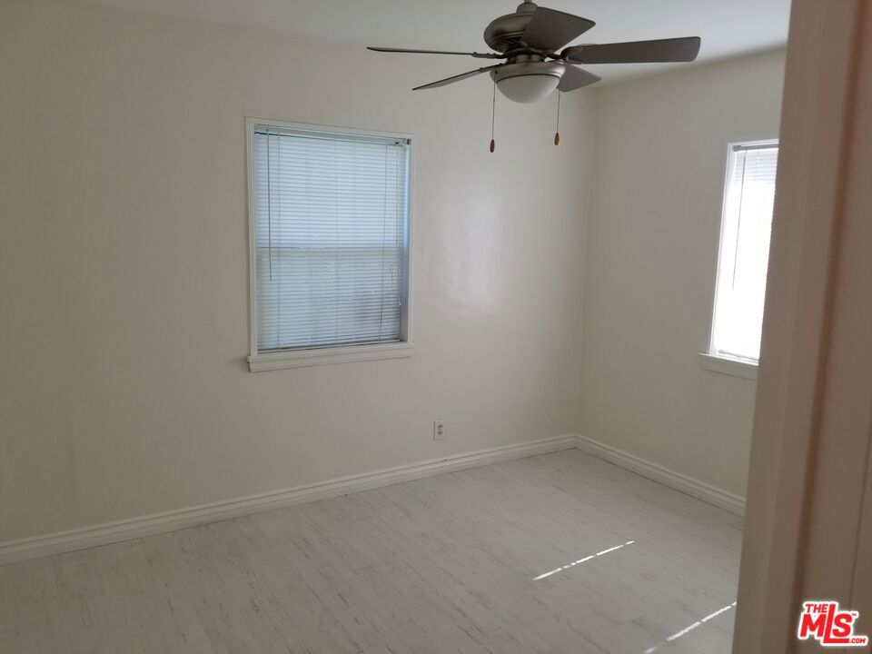 11059 Califa Street Property Photo 22