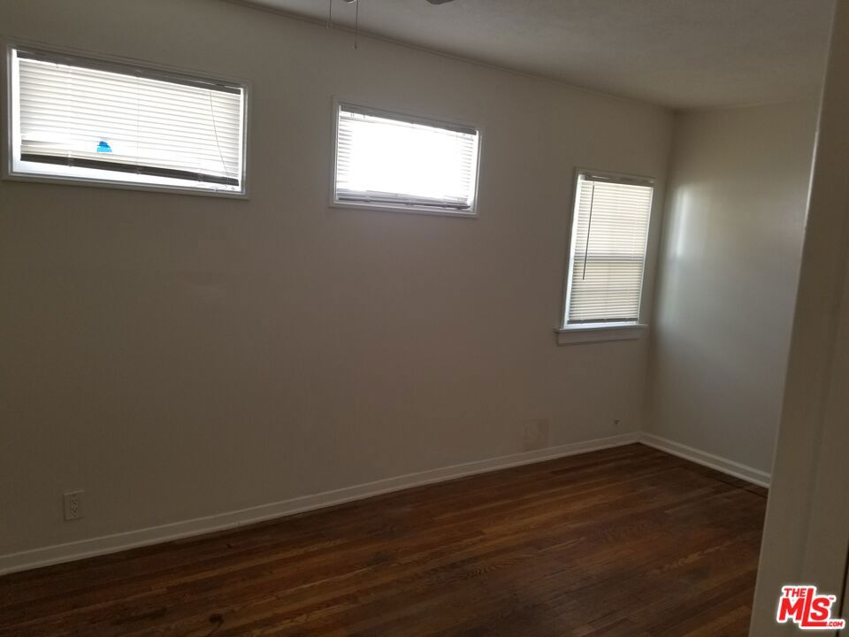 11059 Califa Street Property Photo 29