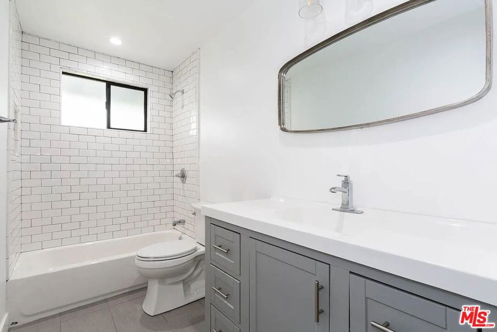 858 Oneonta Drive Property Photo 12