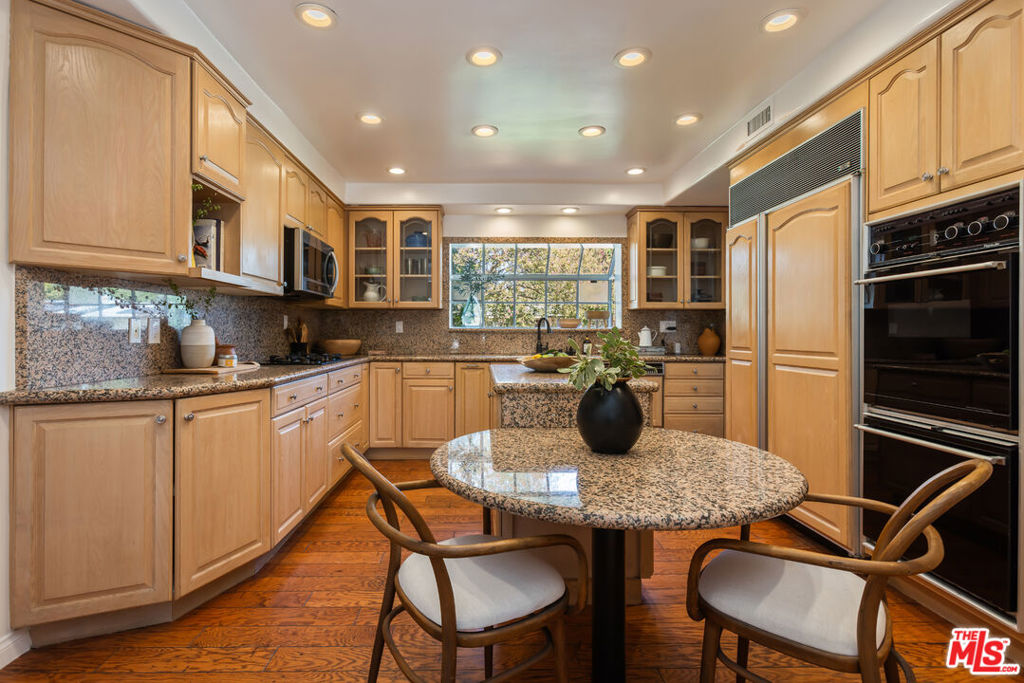17336 Marilla Street Property Photo 7