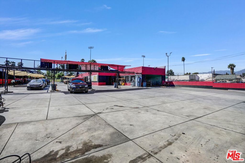 247 S E Street Property Photo 6