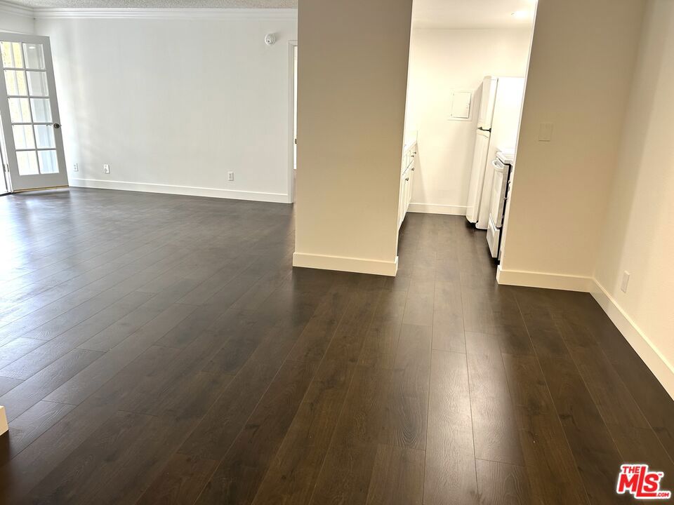 1731 Colby Avenue 105 Property Photo 6