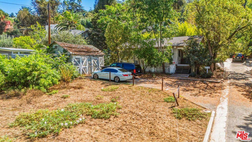 1674 Morton Avenue Property Photo 2