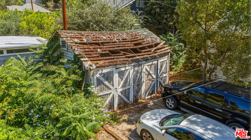 1674 Morton Avenue Property Photo 30