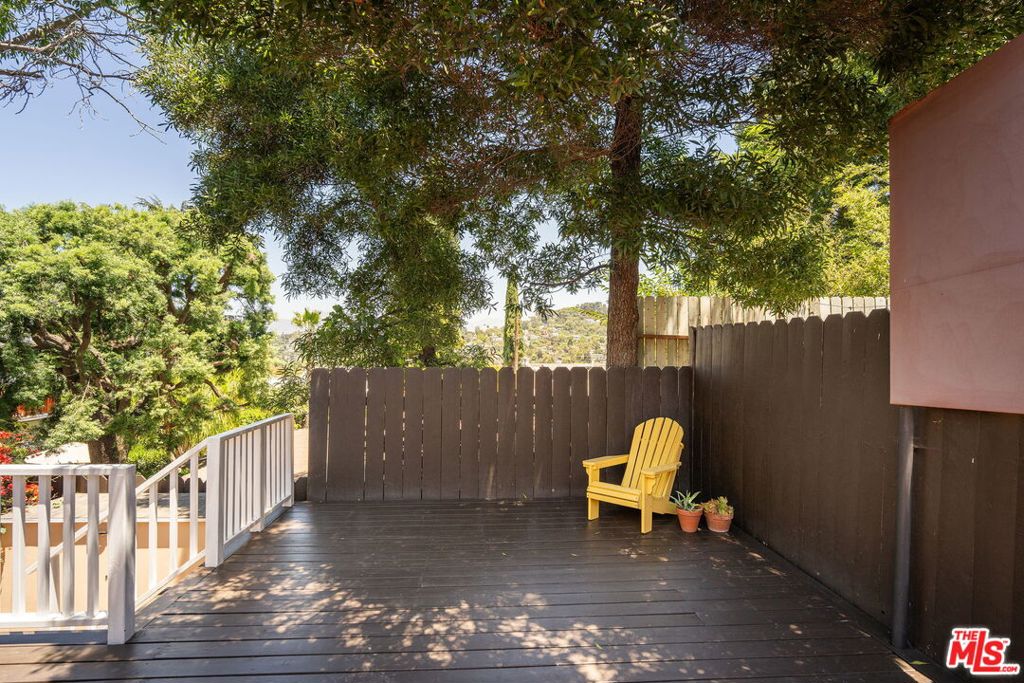1336 Edgecliffe Drive Property Photo 22