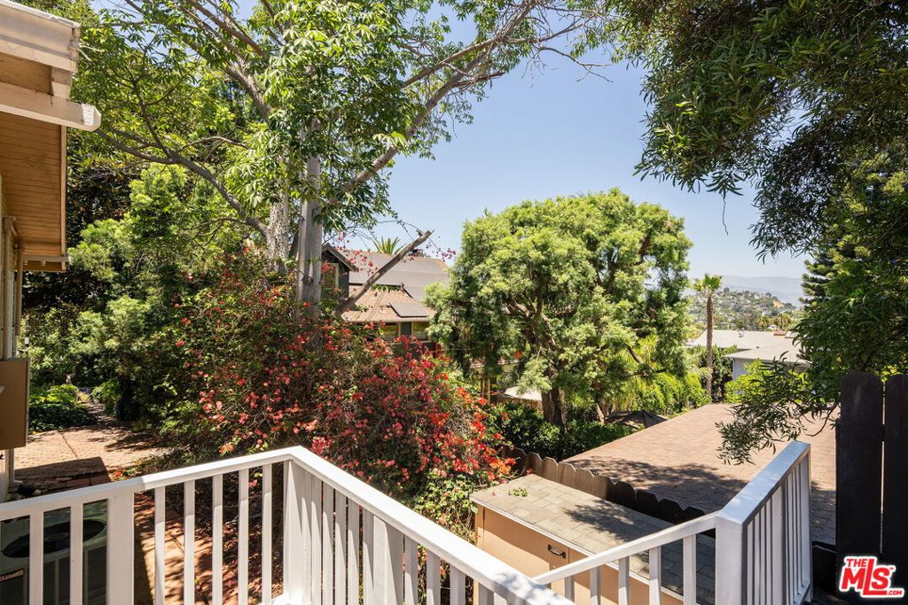 1336 Edgecliffe Drive Property Photo 25
