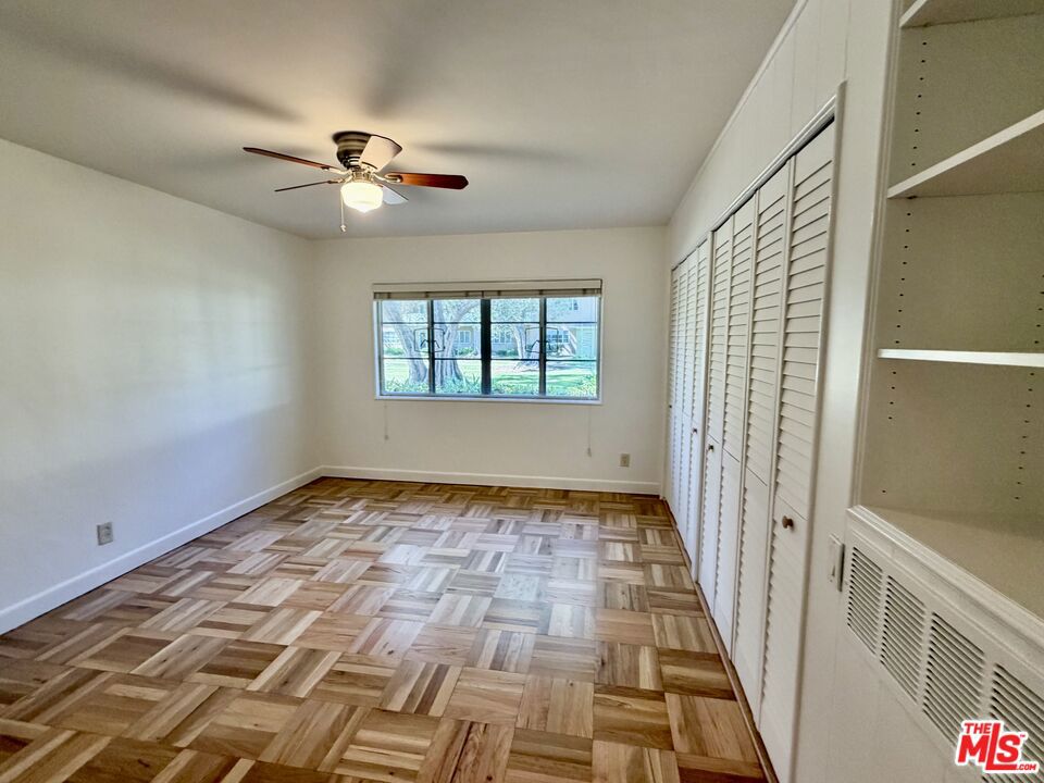 5333 Village Green Property Photo 10