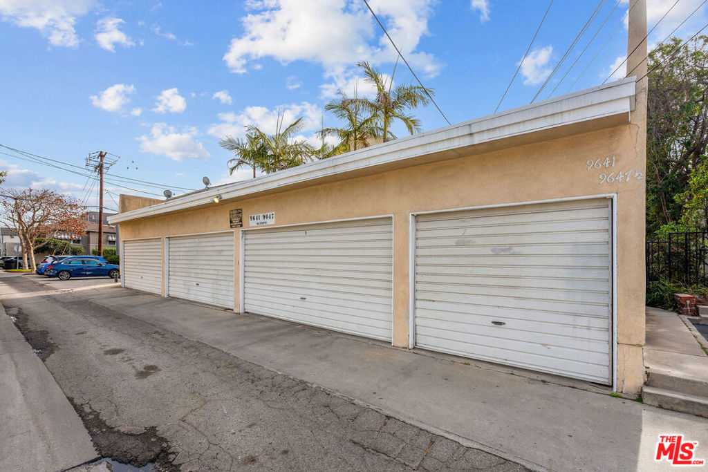 9645 W Olympic Boulevard 1/2 Property Photo 15
