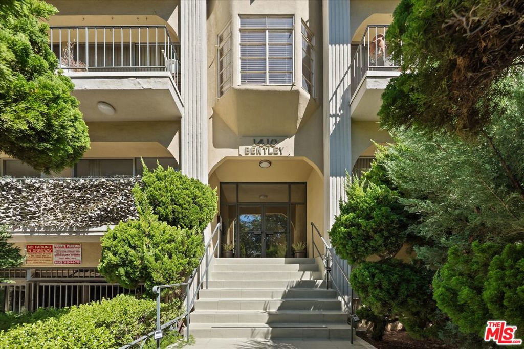 1410 S Bentley Avenue 304 Property Photo 1