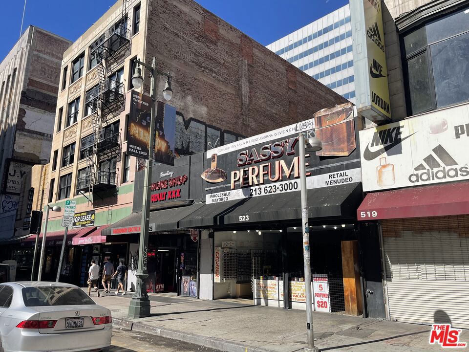 523 & 525 S Broadway Property Photo 3