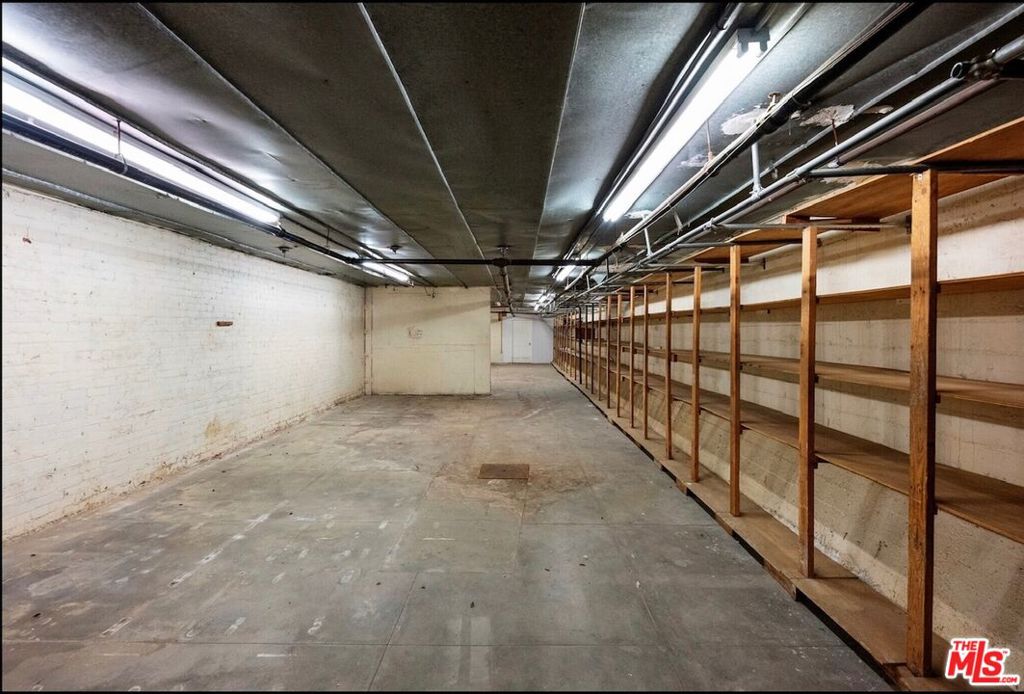 523 & 525 S Broadway Property Photo 12